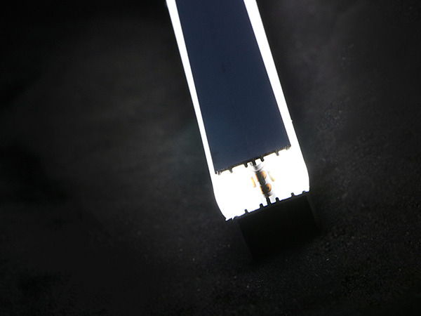 上下發(fā)光式櫥柜燈